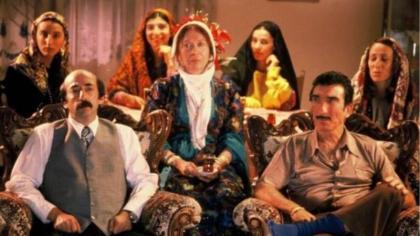 Filmin her oyuncusunun canlandrd karakter zerine film ekilebilecek senaryoya sahip olmasyd.