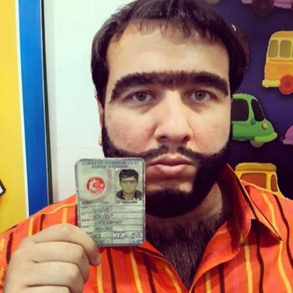 Aksoy, projeyi beendi ama o gnlerde filmin tm btesini finanse edecek kadar nakit paras yoktu. zen Film'in sahibi Mehmet Soyarslan' arad ve ortaklk teklifinde bulundu.