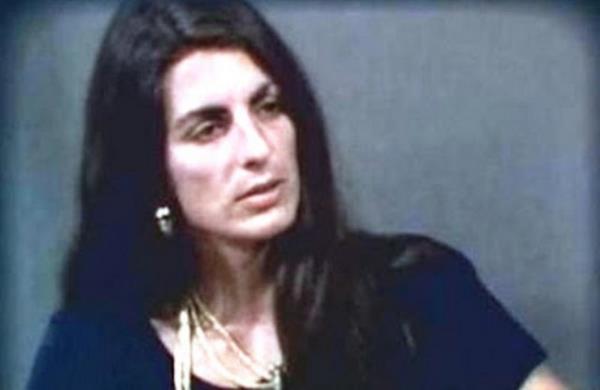 <p><b>"YAAMIN RENKLER ERSNDEN BRN DAHA GRECEKSNZ, NTHARA TEEBBS" </b></p>  1974 ylnda nl TV ovu yldz Christine Chubbuck, canl yaynlanan programn ilerleyen dakikalarnda 38 kalibrelik silahn karp kendini vurmadan nce kanaln yaamn renklerini izleyiciye tayan politikasndan bahsetti ve bu szlerle intihar etti.