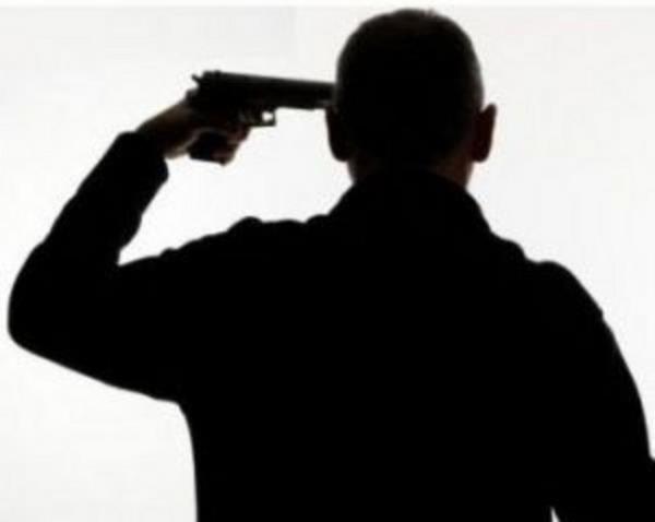 Dnya tarihinde de baz intiharlar var ki, geride braklan notlar gerekten ok edici olabiliyor.