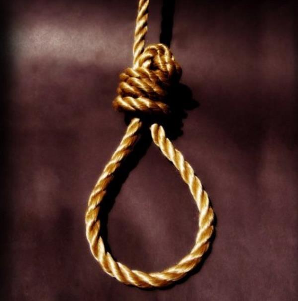 Notta, "Seni incitecek hibir ey yapmadm. 5 yldr beraberiz. Hala nasl bir insan olduumu renemedin mi? Kk Grey'in bir gvercin olmas ne kadar kt. Halbuki o sana benim kim olduumu anlatabilirdi. Sana benim masumiyetimi kantlayabilirdi. Baka seeneim yok. lm bunu kantlamann tek yolu. Seni sevmek gerekten ok zor. Bunlar benim son szlerim. Shiyazi" yazyordu.