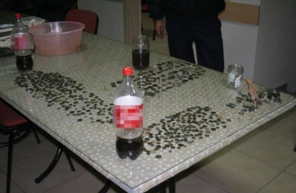 Konya'da bir otomobilde yaplan aramada kola ielerinin ierisine konulmu 730 para tarihi eser ele geirildi