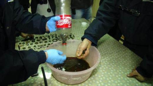 Konya'da polisin arama yapt iki arata, 733 para tarihi eser ele geirildi.