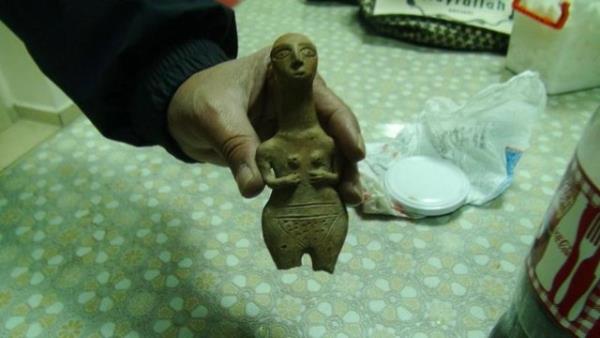 Konya'da bir otomobilde yaplan aramada kola ielerinin ierisine konulmu 730 para tarihi eser ele geirildi