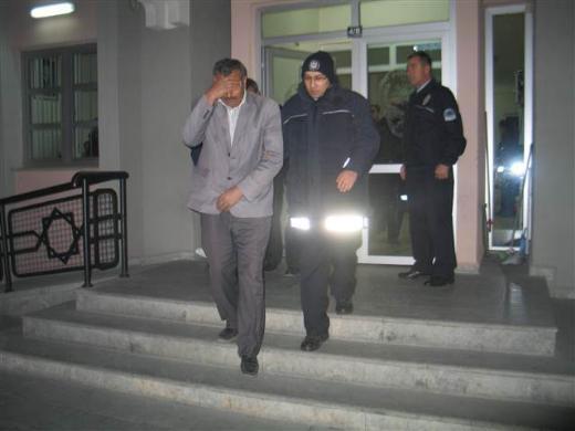 Konya'da polisin arama yapt iki arata, 733 para tarihi eser ele geirildi.