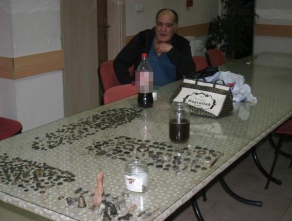 Konya'da bir otomobilde yaplan aramada kola ielerinin ierisine konulmu 730 para tarihi eser ele geirildi