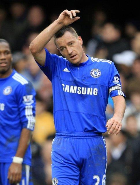 Dnne ard takm arkada Wayne Bridge'in model ei Vanessa Peroncel ile ilikisi ortaya kt. Bridge bu yzden 'onun olduu yerde oynamam' diye milli takm brakt...