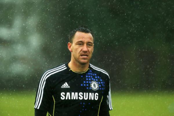 2011-12 sezonunda takm Chelsea ampiyonlar Ligi'nde finale kald. Ama Terry o mata cezalyd...