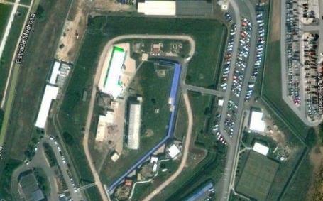 <p><b>NATO merkezi, Portekiz:</b></p>   Burada aslnda neden gizlilik olduuna dair ilgin bir durum yok. Acayip olan bir baka Google Earth grntsnn kopyala/yaptr modeliyle orijinal grselin zerine kondurulmas. Neden bu yntem kullanld? lgin...