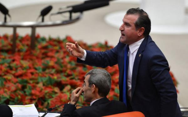 Osman Akn Bak (AK Parti stanbul): Otuz senedir bo konuuyorsun.