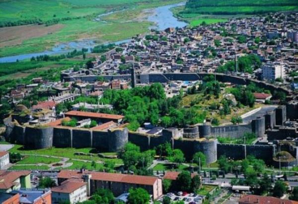 Demokratikleme Paketi sonras baz il ve ileler iin nerilen isimler ileri Bakanl'na gnderildi.    <p><b> te 6 il ve 12 ile iin nerilen yeni isimler...</b></p>