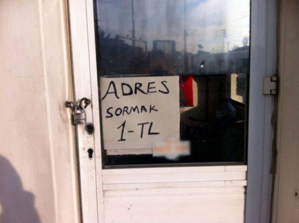 Taksicinin cinlii! Tekirda'da bir taksici, kendisine srekli adres sorulmasndan ikayetiydi. Duran camna ast "adres sormak 1 TL" uyarsyla da bu skntsn azaltt sylyor.