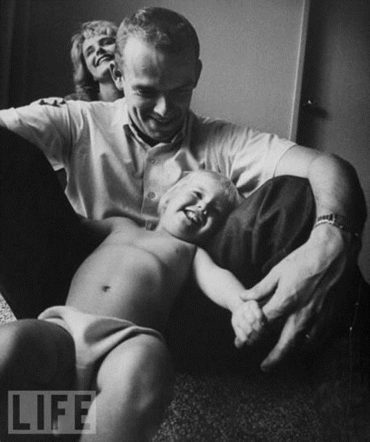 Bu saynn yaynlanmasndan sadece 1 ay sonra George Story, kalp krizinden hayata gzlerini yumdu.