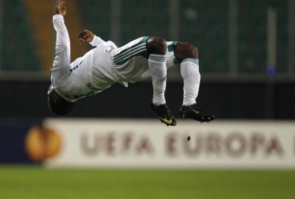 <p><b>'BEN AL MANCN' </b></p>  Inter'de gen yata dikkatleri zerine eken, daha sonra kariyerinde yaad hzl dlerin ardndan sezon banda ABD ekiplerinden Seattle Sounders'a geen Obafemi Martins, G.Saray'dan teklif bekliyor.