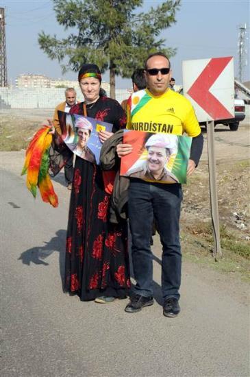 zm srecine destek verdiklerini ifade eden Nirvani, "Kuzey Irakl genler olarak srecin devam etmesini temenni ediyoruz. Artk Trkiye'de ne Krt genlerin ne de Trk genlerin kannn akmasn istemiyoruz" dedi.