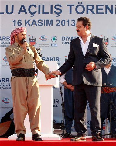 <p><b>TATLISES: OLUM OLURSA ADI BARI OLACAK</b></p>  brahim Tatlses ise krsde unlar syledi: ivan kardeime ok teekkr ederim. 37 sene sonra. Kim bara hizmet verirse diyor, onu ellerinize elin, onu aln.