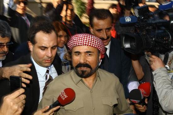 Perver ve Tatlses, Valilik nnde gazetecilere yapt aklamada, bar ve kardelik iin kentte bulunduklarn belirterek, "nallah sre gzel gider" dediler.