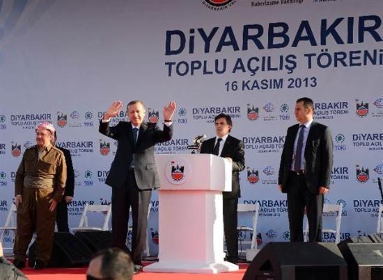 <p><b>SEZA KARAKO DYOR K</b></p>  - Diyarbakrl byk air Sezai Karako diyor ki ?Diyarbakr sadece Trklerin deildir. Diyarbakr sadece Krtlerin deildir. Diyarbakr sadece Araplarn deildir. Tpk Erbil gibi, Diyarbakr hepimizindir?