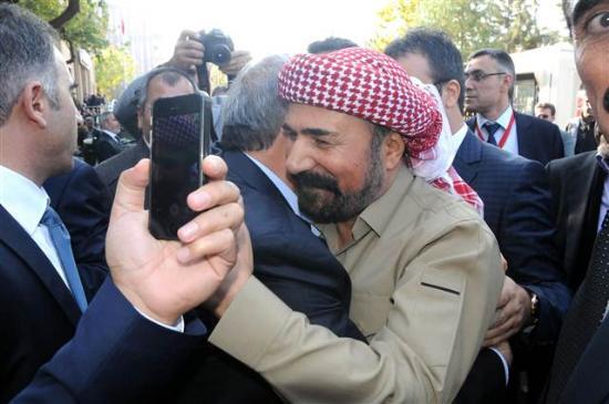 Perver ise topraklarnda olduunu vurgulayarak, "Bundan daha gzel ne olabilir" diye konutu.