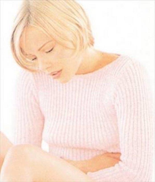 <p><b>REFL:</b></p>   eitli sebeplerden dolay mide ieriinin yemek borusuna geri kamasna refl denir. Bu durum uzun sre devam ederse, asitli olan mide ierii yemek borusunu tahri eder. Yemek borusu kendini mide asidinden koruyamaz hale gelir.