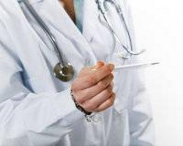 <p><b>HASTALIIN BELRTLER:</b></p>   Azda tekrarlayan aftlar, cinsel organ evresinde yaralar ve yara izleri, deiik deri lezyonlar vardr, ayak bilei, diz, el bilei ve dirsek eklemleri etkilenir, gzler sendromun balangcndan sonraki ilk 3 yl iinde tutulur, barsak incelemesinde lserler grlebilir.