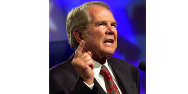 <p><b>sa Dnyaya Dnyor</b></p>    Resimde grlen vaizci Pat Robertson, 1980'de sa'nn dnyaya geri dnecei kehanetini savurmutu...