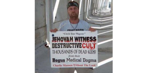 <p><b>Yehova'nn ahitleri</b></p>    sa tarafndan yerin edebi olarak cennet klnacana inanan 7 milyon kiiden oluan uluslararas dini topluluun ilk kehaneti, 1914 senesinde dnyann yok olacayd...