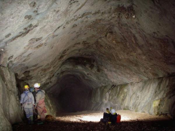 Fransa'nn gneyinde yer alan Gouffre Berger maarasn urak yeri haline getiren adrenalin tutkunlar ve trmanclar, bu maarann ihtiamndan gzlerini alamyorlar.