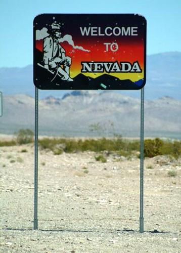 Nevada'da size ait bir mekanda kpeinize ate aan birini annda asma hakknz var. Karayoluna deveyle kmak yasak.. Eureka kentinde bykl erkeklerin kadnlar pmeleri yasak.