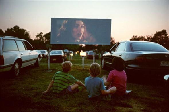 ABD'nin Marland'da eyaletinde bir aslan sinemaya gtrmek yasak. Ocean City'de, yzerken yemek yemek yasak