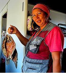 Liverpool'da tropikal balk satan kadnlar halka ak alanlarda stsz gezebilir.