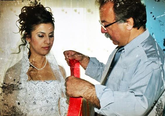 <p><b> GVEY:</b></p>   Erkek ocuu olmayan, ekonomik durumu iyi baz aileler, kz dar verme yerine, damad ''i gveyi'' olarak eve almaktadrlar. zellikle tek kz ocuu olan baz aileler bu yola bavurmaktadr. Erkein ekonomik durumunun bozuk veya isiz kalmas gibi nedenlerle de i gveyi evliliinin gerekletii grlmektedir.