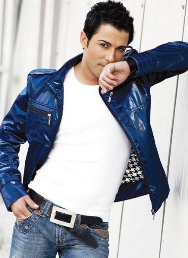 <p><b>ATLLA TA</b></p>  Nejat Uygur'u kaybettik. Ailesinin ve tm sevenlerinin ve hepimizin ba saolsun. Yeri doldurulamaz bir gzel adam.