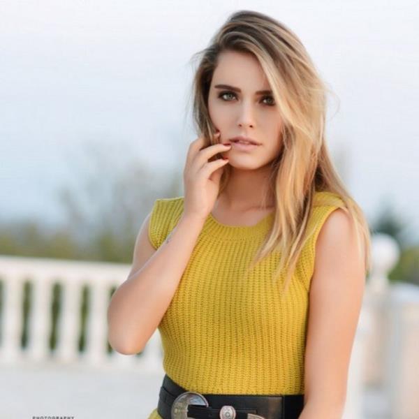 <p><b>CEYDA ATE</b></p>   Yerin doldurulamaz byk usta unutulmayacaksn mekann cennet olsun Nejat Uygur..