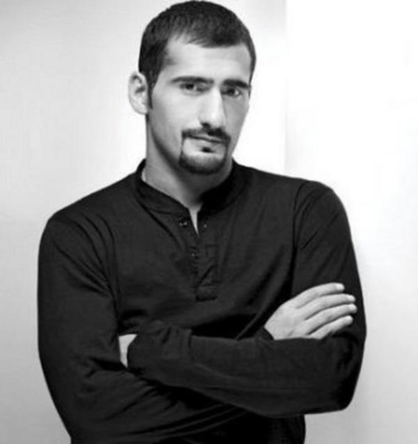 <p><b>MT KARAN</b></p>   ok ansl bir nesiliz ki o kadar deerli sanatilarla ayn zamanda yasamisiz.Nur icinde yat mekanin cennet olsun Nejat Uygur.