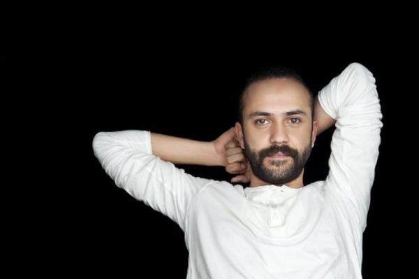 <p><b>SARP AKKAYA</b></p>   Nejat Uygur... ok zldm...