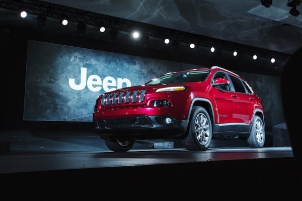 Motor silindir hacmi 1301 cm3 ile 1600 cm3 arasndaki otomobillerin vergisi de 827 liradan 860 liraya ykselecek. 4001 cm3'n zerindekilerin ise 19 bin 541 liraya kacak.