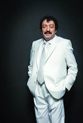 MSLM GRSES    Takvimler 3 Mart' gsterdiinde arabesk mziin gl sesi Mslm Grses'ten kt haber geldi.     12 Kasm'da by-pass ameliyat geiren ve youn bakma alnan usta sanat hayatn kaybetti.