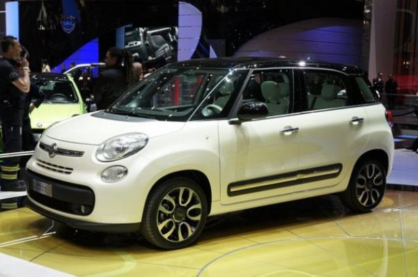 <b>Fiat 500L 1.3</b>  <p>2013 517 TL</p>  2014 537 TL    <p><b>Fiat 500L 1.6</b></p>  2013 827 TL  <p>2014 860 TL</p>