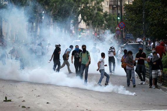 Gezi Park� eylemleri; sokaklar� oldu�u gibi magazin d�nyas�n� da kar��t�rd�.