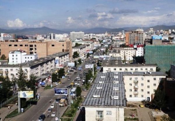 <p><b>En souk bakenti olan lke: Moolistan</b></p>   Moolistan'n Bakent'i Ulan Batur, dnyann en souk bakenti. Yllk ortalama scakl -2,4 olan bakentin k aylarndaki ortalama scakl ise -10 derece. ehirde llen en dk scaklk ise -49 derece.