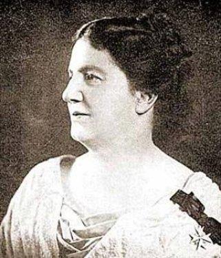 <p><b>Emily Murphy 1868-1933</b></p>   Kanada`nn ilk kadn yargc lkede kadnlarn insan olarak saylmad hkmn ieren kanunun deitirilmesini salad.
