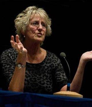 <b>Germaine Greer</b> 1939- 1960`lardan itibaren feminist akmn en nemli nclerinden biri oldu. Kitaplar o zamandan beri kadnlarca bir manifesto olarak okunuyor.
