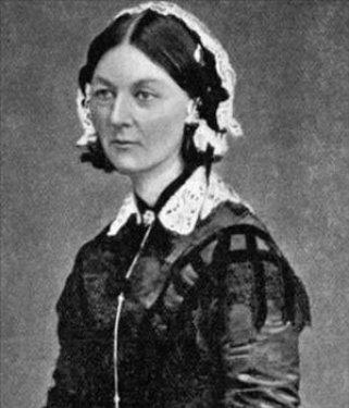 <p><b>Florence Nightingale 1820-1910</b></p>   Sava zaman yaral askerleri tedavi etmek iin gece gndz alt ve modern hemirelii kurdu.
