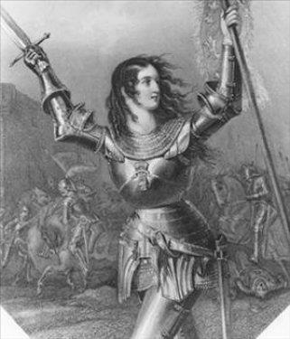 <p><b>Jeanne d'Arc 1412-1431</b></p>   Fransa'nn en vatansever kadn stne zrhlar geirip lkesini ngiltere'ye kar korumak iin Tanr'dan vahiy geldiini syledi. Tm lkede Yzyl Savalarnn sembol oldu. Sonunda din adamlar tarafndan yakld ama lmnden 400 yl sonra Vatikan onu Azize ilan etti.