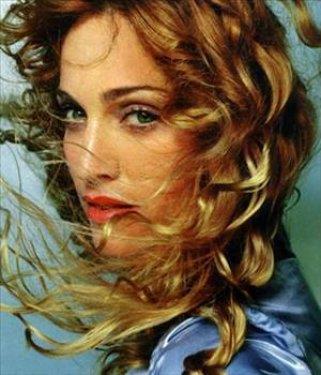 <p><b>Madonna 1958 -</b></p>   Tm zamanlarn en baarl kadn pop sanats. Mziin 'aykr kraliesi' 1980`lerden itibaren pop kltrne damgasn vurdu.