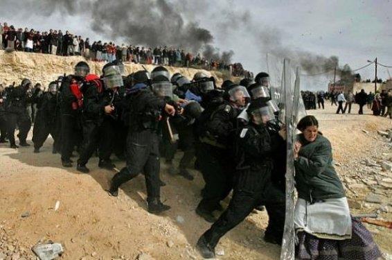 <p><b>Bir Kiinin Gc (Oded Balilty):</b></p>   Bu etkileyici fotoraf 2006 ylnda Oded Balilty tarafndan srail'de ekildi.