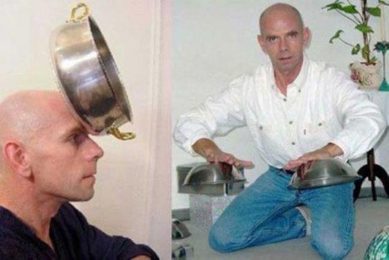 <b>Beyin gcyle eyalar yerinden oynatyor:</b> Miroslaw Magola Onu izlerken kendinizi Matrix filminde gibi hissedebilirsiniz. nk Miroslaw Magola isimli bu adam manyetik bir enerjiye sahip. Her trl objeyi beyin gcyle havaya kaldran ve yerini deitirebilen bu adam kinetik gleri gelimi bir sper insan.