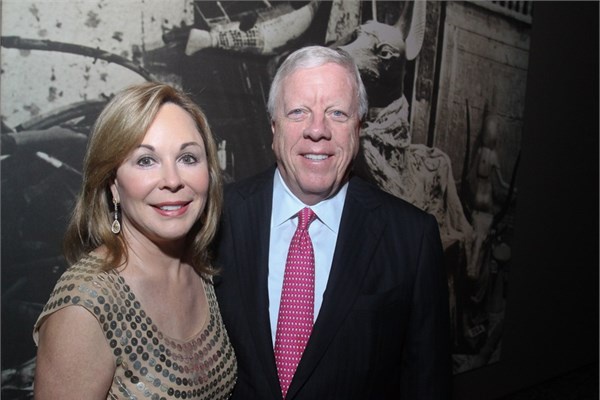 <p><b>50. Richard & Nancy Kinder</b></p>  Richard & Nancy Kinder, 23.6 milyon dolar.