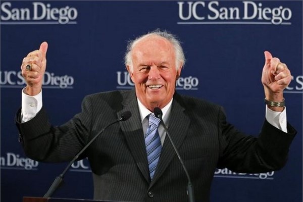 <p><b>33. T. Denny Sanford</b></p>  49.2 milyon dolar